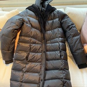 Pea in the Pod maternity puffer coat